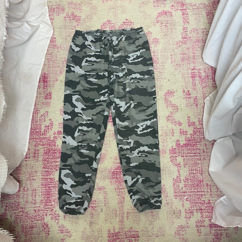 Chaser camo sweatpants